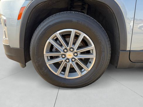 Used 2023 Chevrolet Traverse LT AWD/4WD image 14