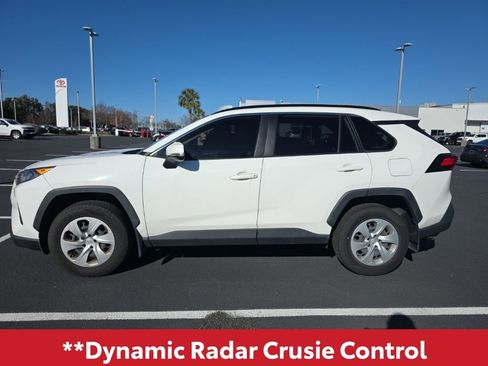 Used 2019 Toyota RAV4 LE image 4