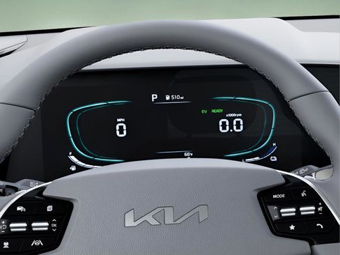New 2025 Kia Niro EX Touring image 21