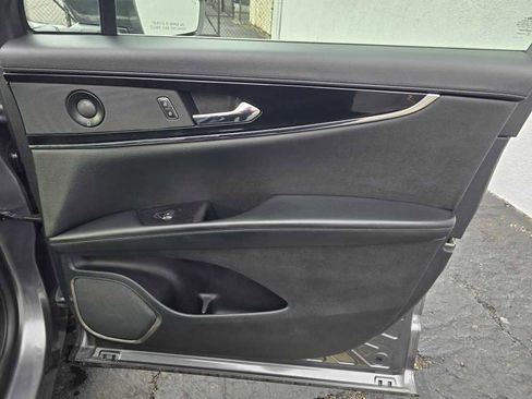 Used 2021 Lincoln Nautilus Reserve w/ Monochromatic Package image 27