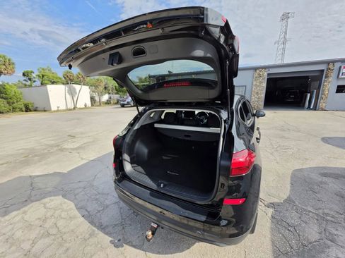 Used 2021 Hyundai Tucson SE w/ Cargo Package FWD image 8