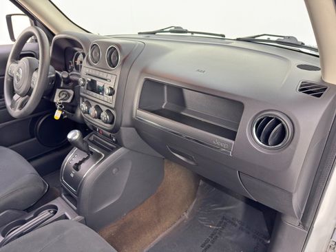 Used 2015 Jeep Patriot Sport w/ Power Value Group FWD image 13
