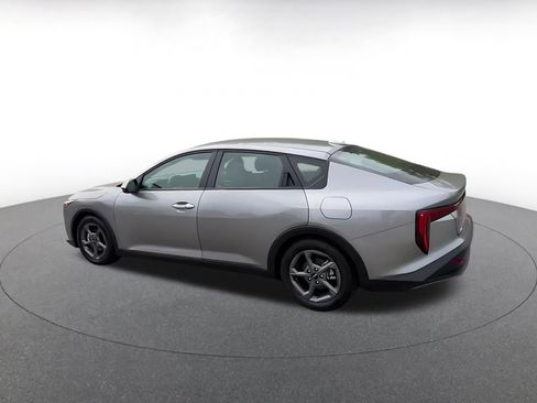 Used 2025 Kia K4 LXS image 11