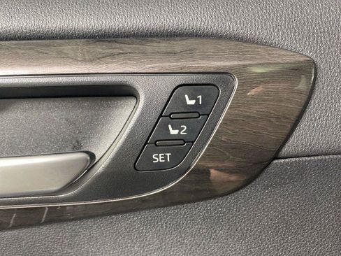 Used 2023 Toyota Highlander Platinum AWD/4WD image 29