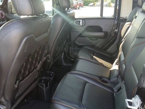 Used 2021 Jeep Gladiator Mojave AWD/4WD image 11