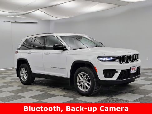 Used 2023 Jeep Grand Cherokee Laredo w/ Luxury Tech Group I AWD/4WD image 1