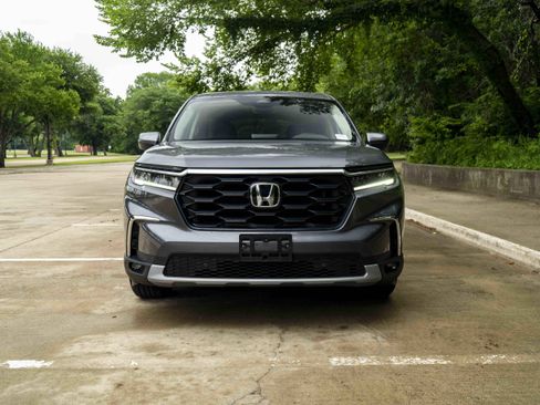 Used 2025 Honda Pilot EX-L image 3