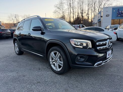 Used 2022 Mercedes-Benz GLB 250 4MATIC image 1