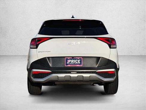 Used 2025 Kia Sportage LX FWD image 7