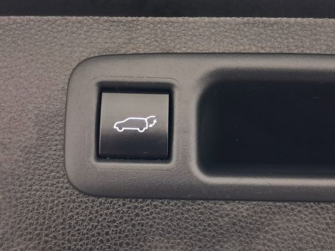 Used 2021 Toyota Highlander XLE image 35