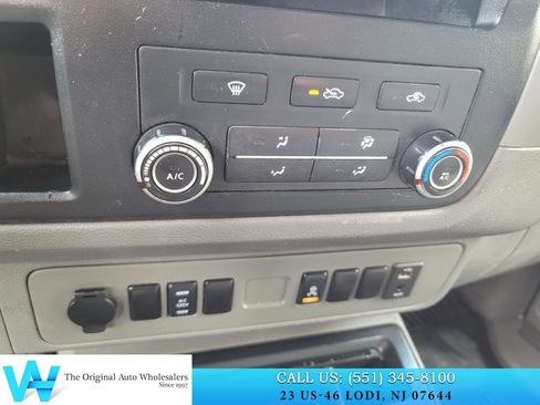 Used 2018 Nissan NV 2500 SV image 23