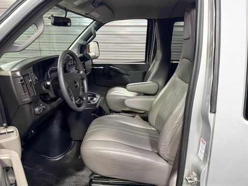 Used 2017 GMC Savana 3500 LS image 20
