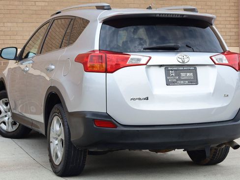 Used 2015 Toyota RAV4 LE FWD image 8