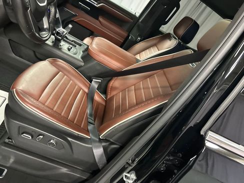 Used 2023 GMC Sierra 1500 Denali Ultimate image 12