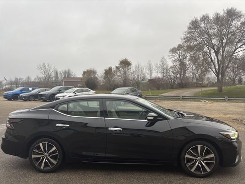 Used 2019 Nissan Maxima 3.5 SV w/ Floor Mat Group image 2