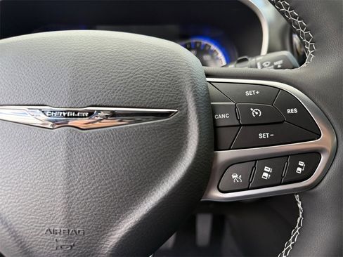 New 2026 Chrysler Pacifica Select image 26