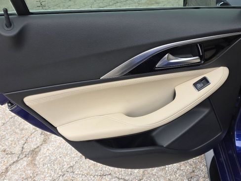 Used 2019 INFINITI QX30 w/ Navigation Package image 32