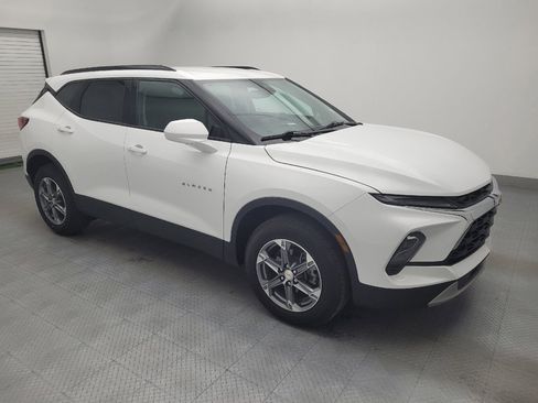 Used 2024 Chevrolet Blazer LT w/ Convenience Package FWD image 11