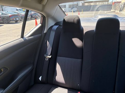 Used 2025 Nissan Sentra SV FWD image 39