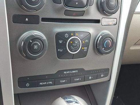 Used 2015 Ford Explorer XLT AWD/4WD image 16