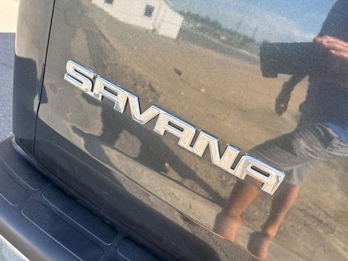 Used 2003 GMC Savana 1500 Passenger w/ Sle Preferred Equipment Group image 9