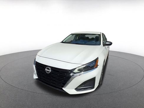 Used 2025 Nissan Altima 2.5 SV image 7