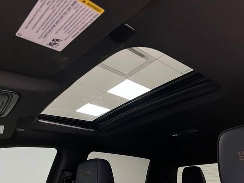 Used 2022 Chevrolet Silverado 1500 High Country w/ High Country Premium Package AWD/4WD image 42