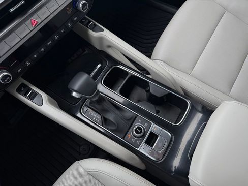 Used 2025 Kia Telluride S image 20