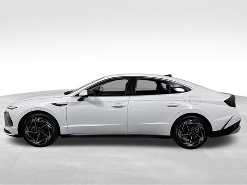 New 2026 Hyundai Sonata SEL FWD image 2