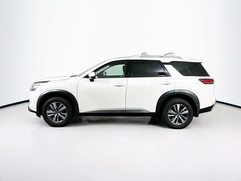 Used 2024 Nissan Pathfinder SL image 4