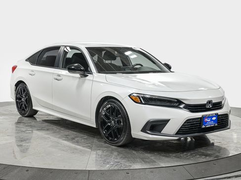 Used 2024 Honda Civic Sport image 9