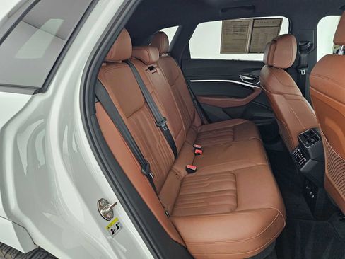 Used 2022 Audi e-tron Chronos w/ Chronos Package image 12