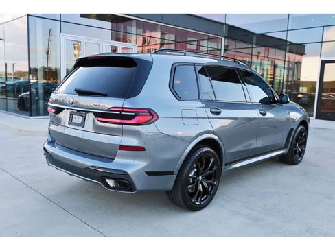 Used 2023 BMW X7 xDrive40i w/ Executive Package image 8