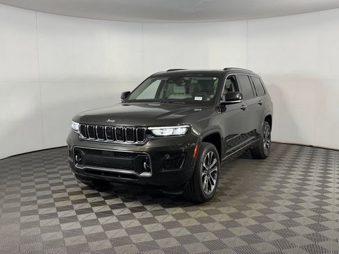 Certified 2023 Jeep Grand Cherokee L Overland w/ Rear Seat Video Group I AWD/4WD image 3