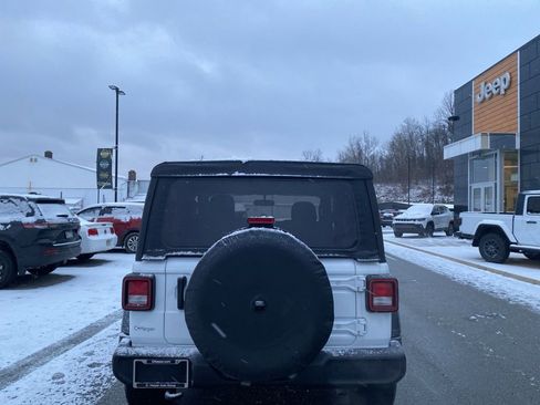 Used 2023 Jeep Wrangler Sport S image 3