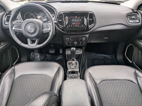 Used 2019 Jeep Compass Latitude image 23