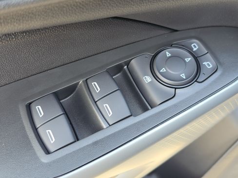 New 2026 Chevrolet Trax RS w/ Sunroof Package FWD image 23