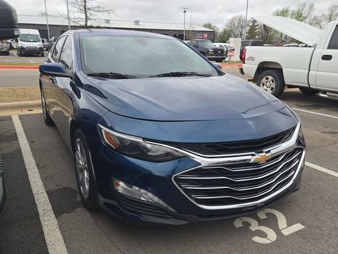 Used 2019 Chevrolet Malibu LT image 4