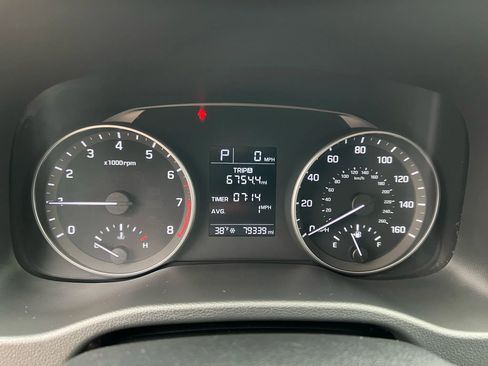 Used 2017 Hyundai Elantra SE image 16