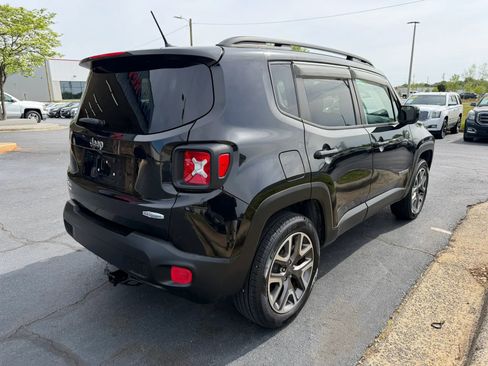 Used 2016 Jeep Renegade Latitude w/ Popular Equipment Group AWD/4WD image 7