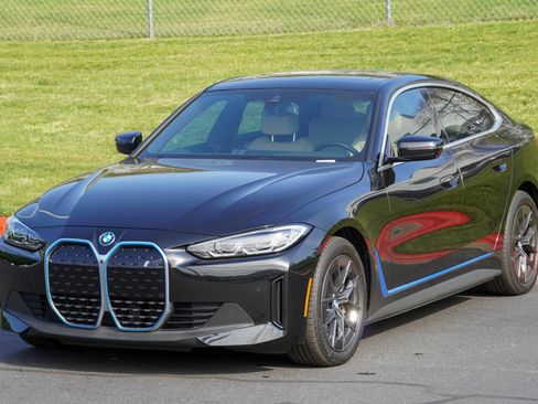 Used 2023 BMW i4 eDrive35 w/ Premium Package RWD image 5