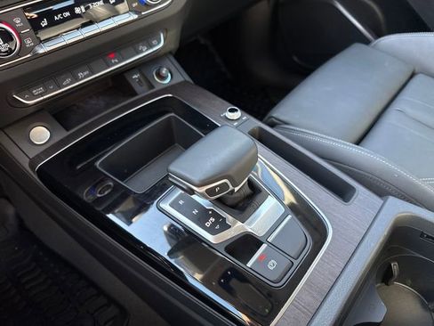 Used 2022 Audi Q5 e Premium AWD/4WD image 32