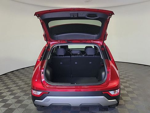 Used 2025 Kia Niro LX FWD image 8