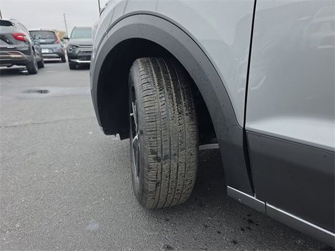 Used 2024 Kia Niro EX image 37