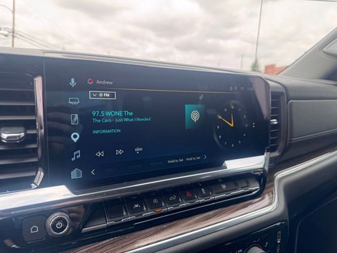 Used 2025 Chevrolet Silverado 1500 LT image 18