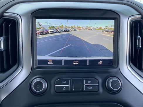 Used 2022 Chevrolet Silverado 1500 LTZ AWD/4WD image 34