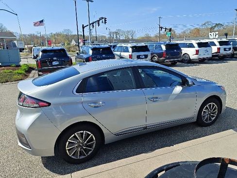 Used 2021 Hyundai Ioniq Limited FWD image 12