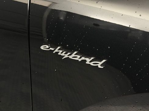 Certified 2025 Porsche Cayenne S AWD/4WD image 38