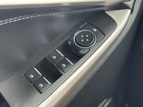 Used 2021 Ford Explorer XLT image 23