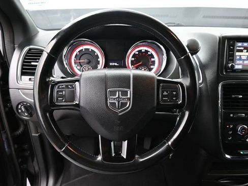 Used 2020 Dodge Grand Caravan SE FWD image 28